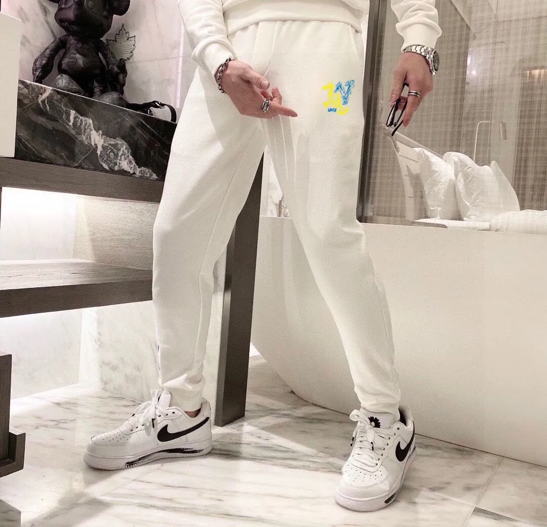 🅿️380 [LV Louis Vuitton] (Fat Man Gospel) hot-selling suit is coming. Focus on the original version of the official website. 2025 new hot-selling sweatshirt suit. The original order is hard to buy🇭🇰. It is the meticulous work of top designers for a fitting and perfect upper body effect. All-natural high-quality Roman cotton 100%, close-fitting comfort, noble and elegant! Original hardware embodies elegance and nobility! Counter size: M-5XL (maximum wear up to 220 pounds)